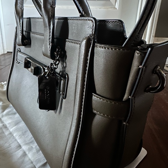 Coach Swagger 27 – Dark Fatigue Glovetanned Leather – Gunmetal Hardware - Picture 2 of 8